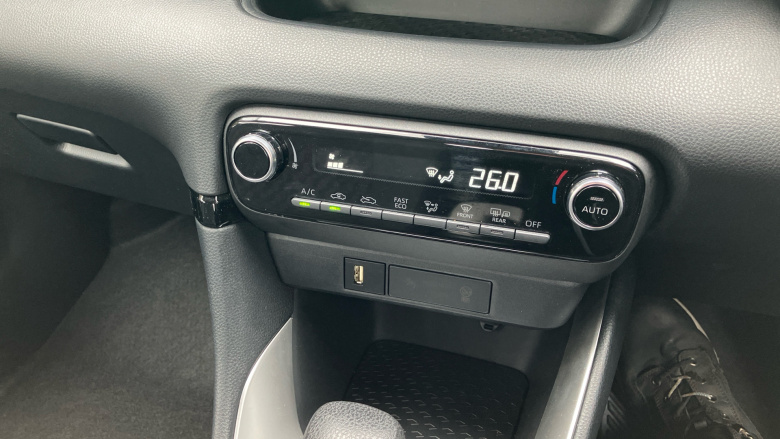 Toyota Yaris 1.5 Hybrid Icon 5dr CVT Hybrid Hatchback